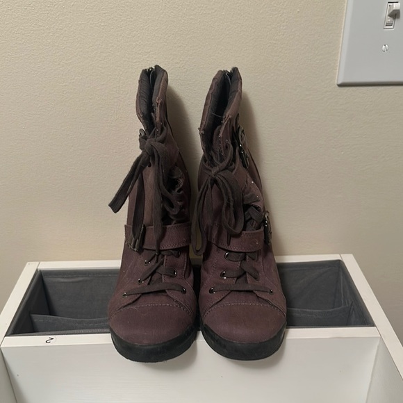 Simply Vera Vera Wang Gray Combat Boots with Ankle Support - Picture 1 of 5